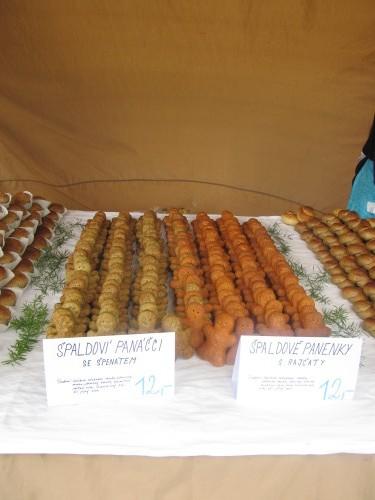 ...Špaldové panáčky se špenátem, Špaldové panenky s rajčaty,...